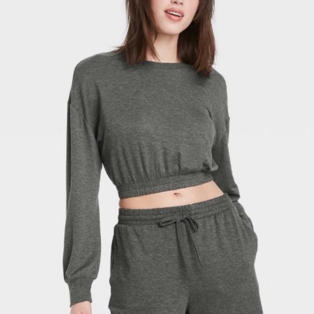 Colsie’s Long Sleeve Comfy Black NWOT Crop Top